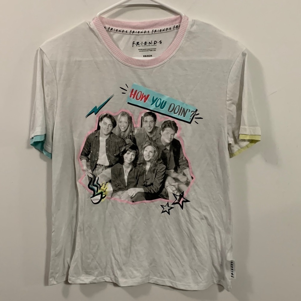 Friends “How You Doin’?” Tee Size XS pink collar mint green sleeve border
